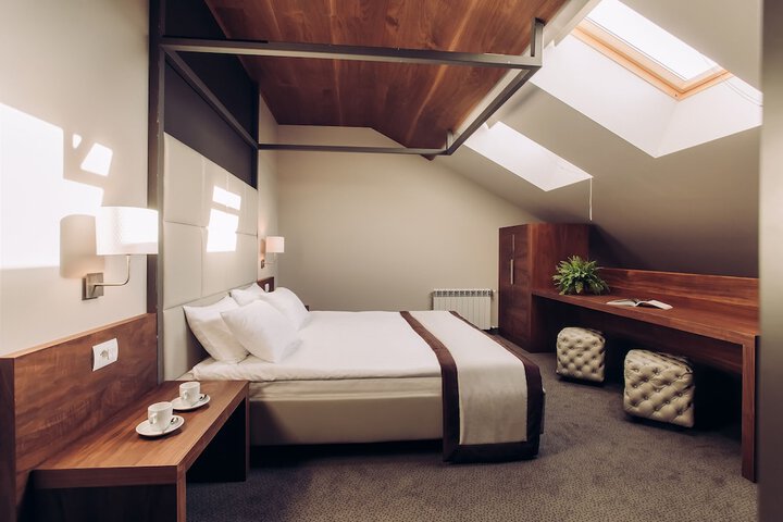 Room 17 of 83