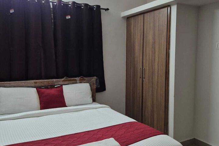 Room 12 of 26