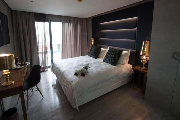 Room 28 of 79