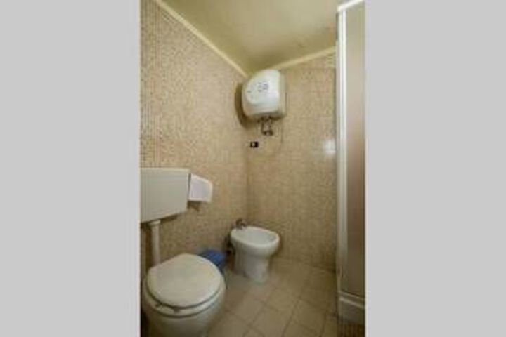 Room 2 of 50