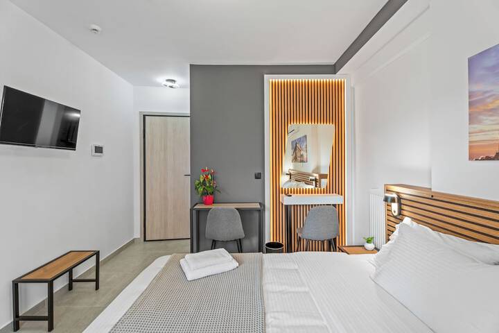 Room 11 of 43