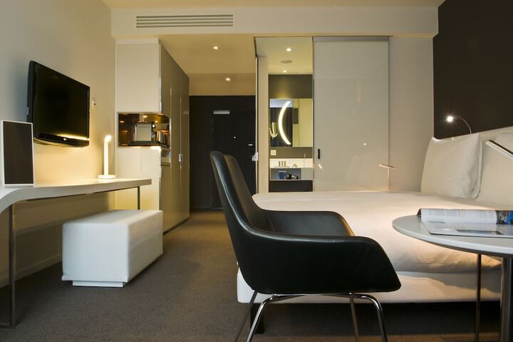 Room 6 of 69