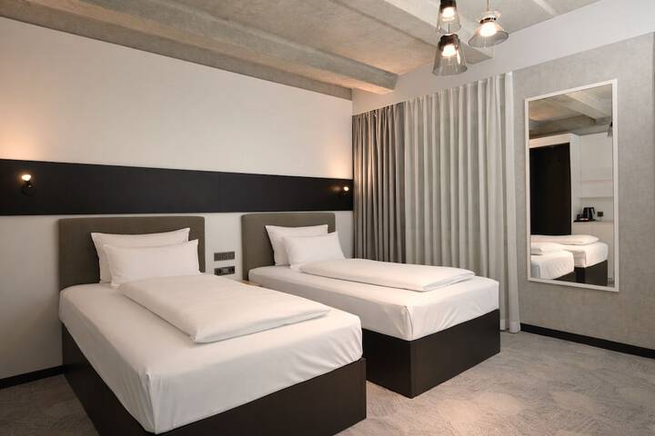 Room 16 of 59