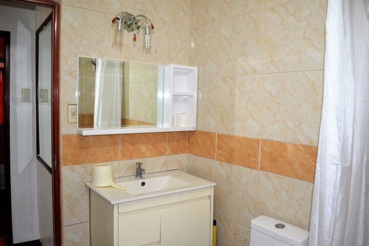 Room 106 of 141