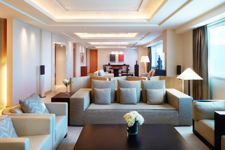 Room 52 of 87