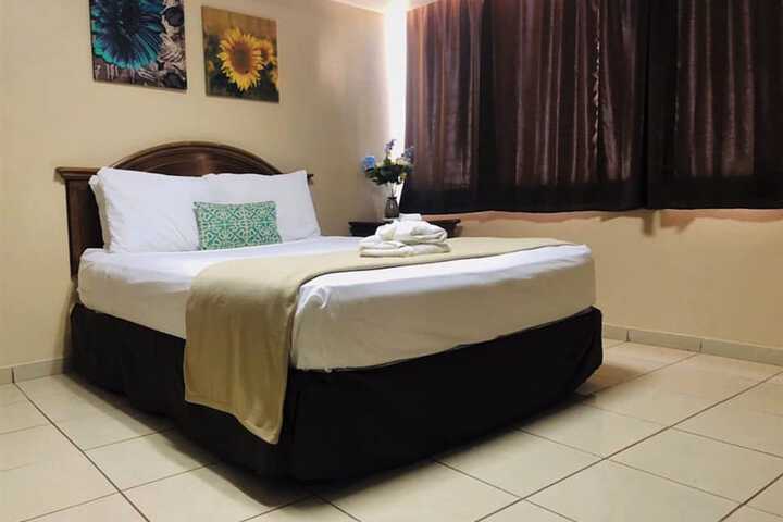 Room 4 of 40