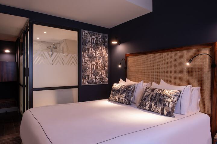 Room 6 of 47