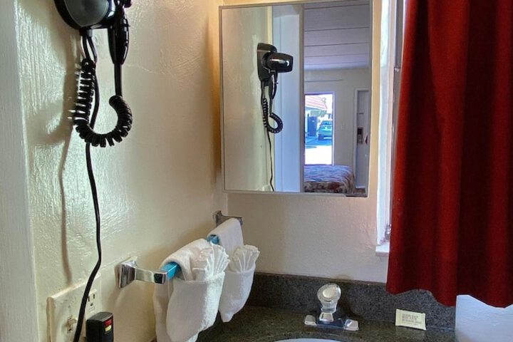 Room 18 of 26