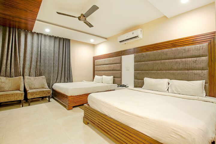 Room 21 of 34