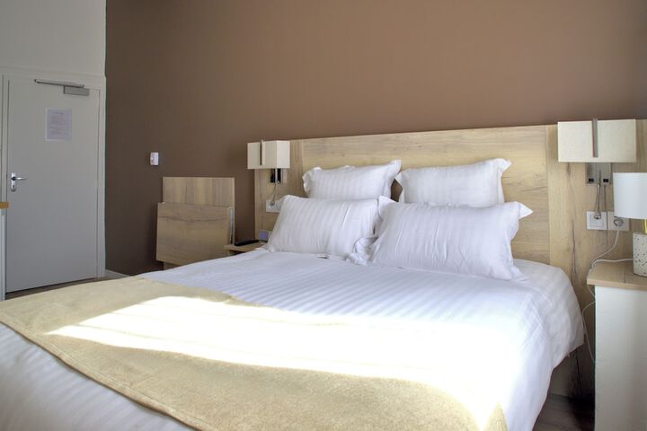 Room 3 of 25