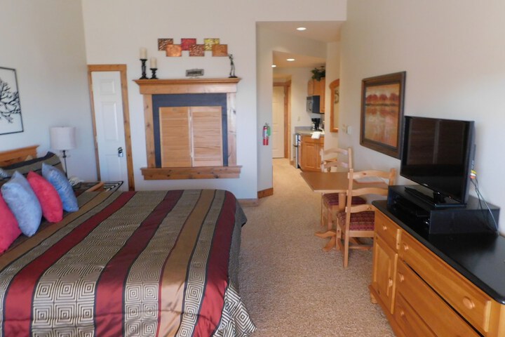 Room 5 of 15