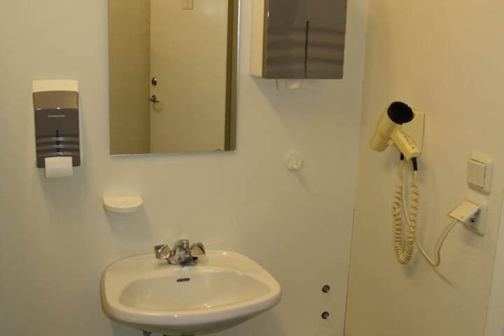 Room 22 of 65