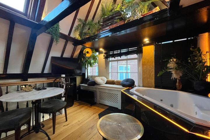 Exterior of The smallest hotel in Amsterdam
