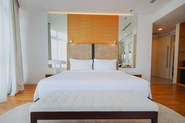 Room 18 of 60