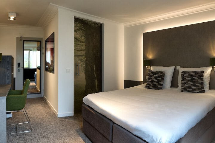 Room 18 of 65