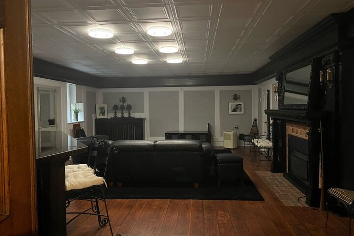 Room 46 of 162
