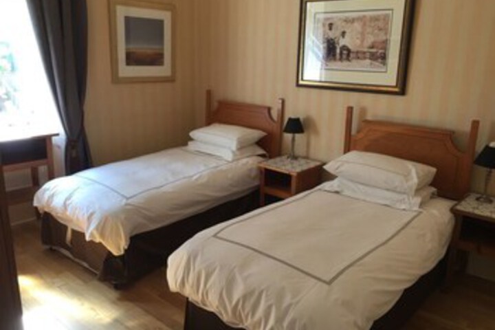 Room 10 of 30
