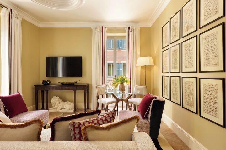 Room 93 of 533