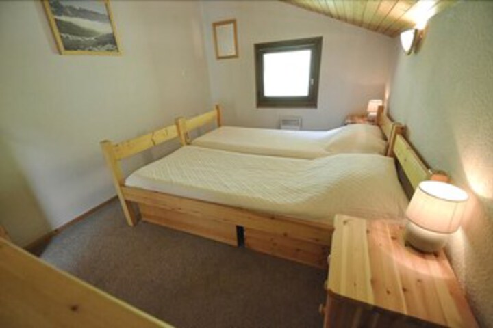 Room 12 of 15