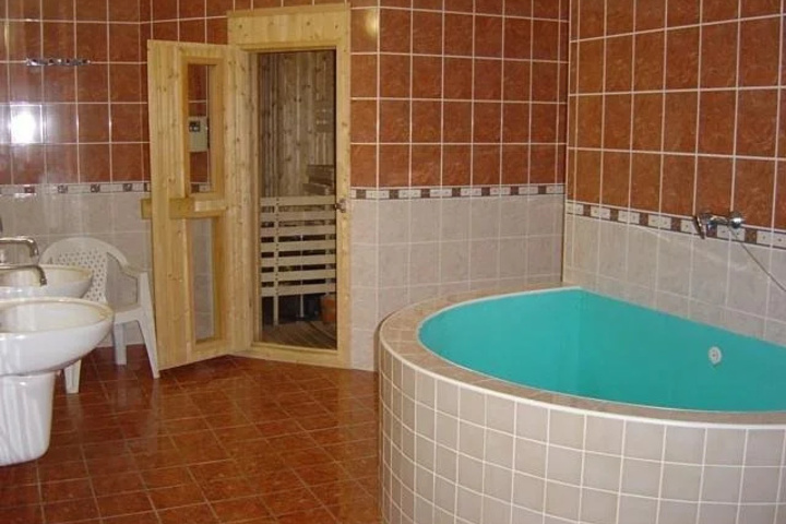 Room 8 of 21