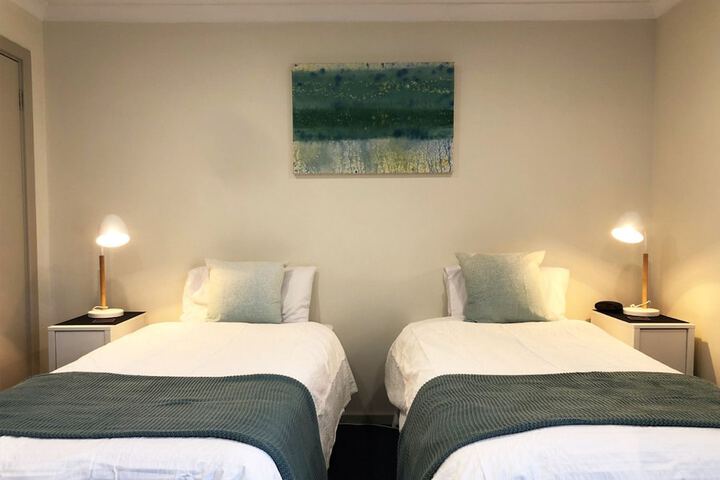 Room 11 of 36