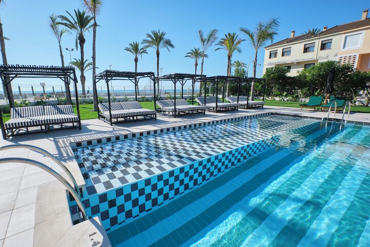 Pool 20 of 41