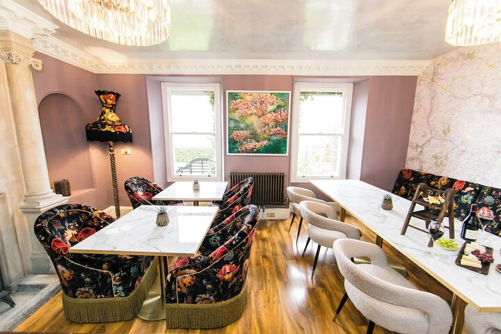 Lounge 167 of 240