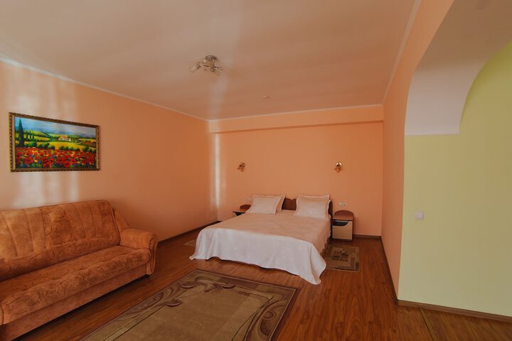 Room 5 of 63