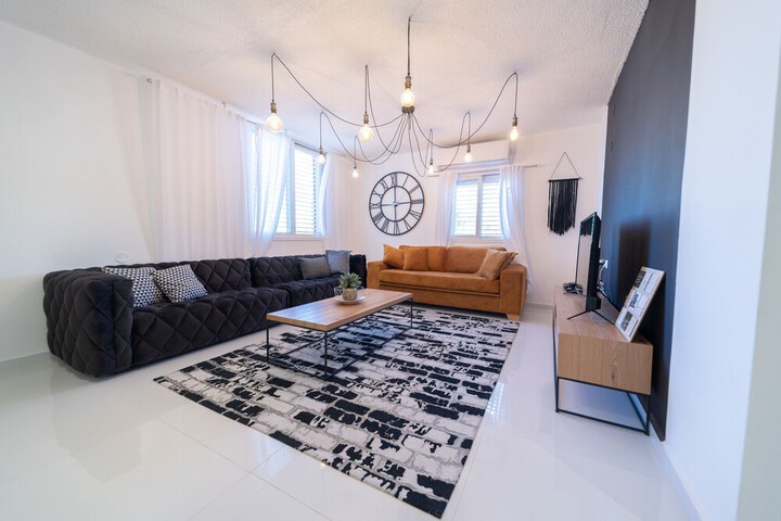 Room 10 of 22