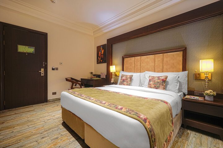 Room 26 of 63