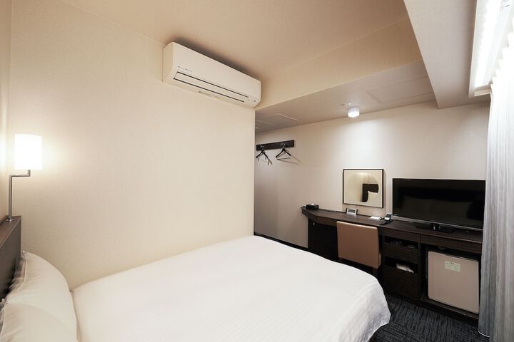 Room 18 of 49