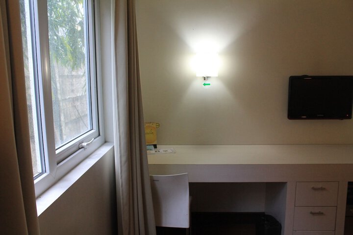 Room 4 of 66