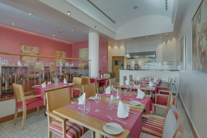 Dining 223 of 411