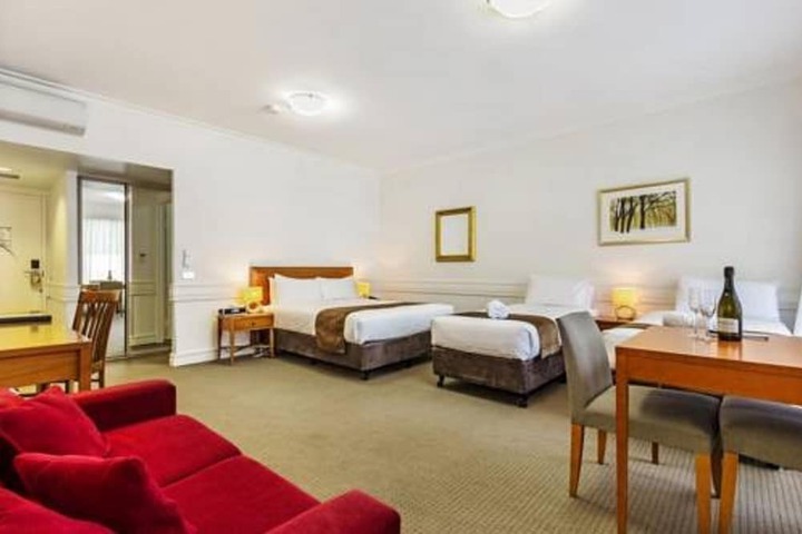 Room 15 of 33