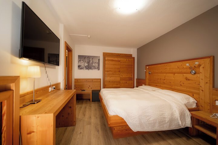 Room 16 of 39