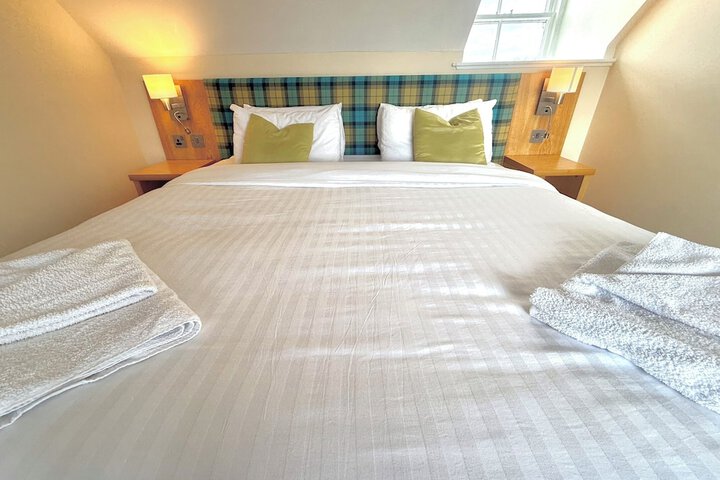 Room 3 of 55