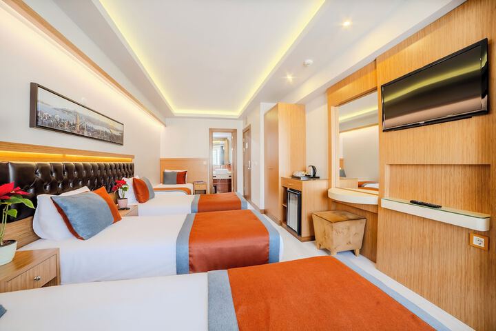 Room 43 of 66