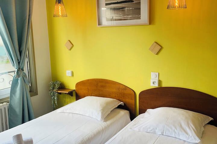Room 21 of 35