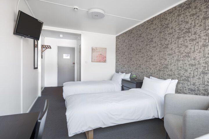 Room 6 of 39