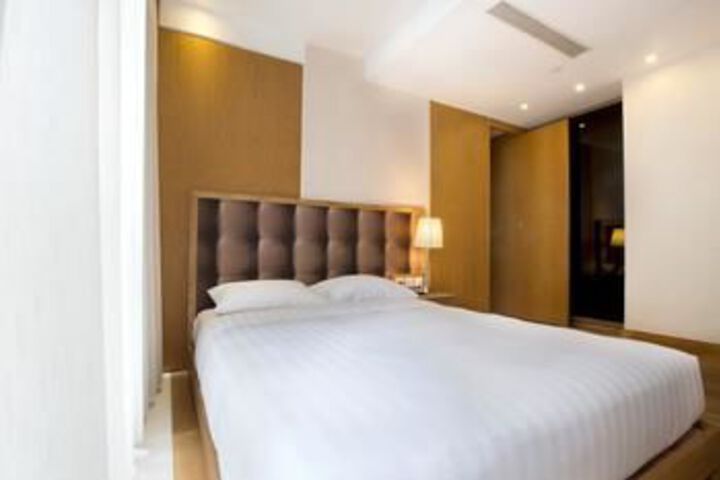 Room 18 of 53