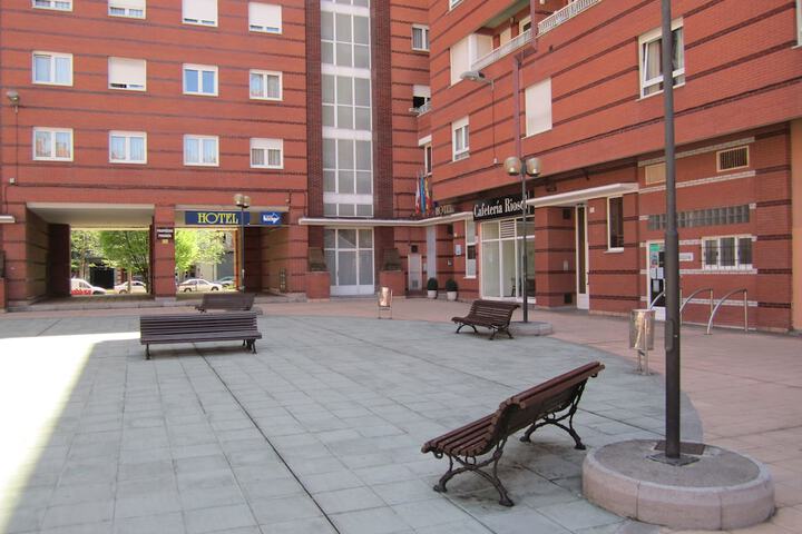 Hotel 4 of 34