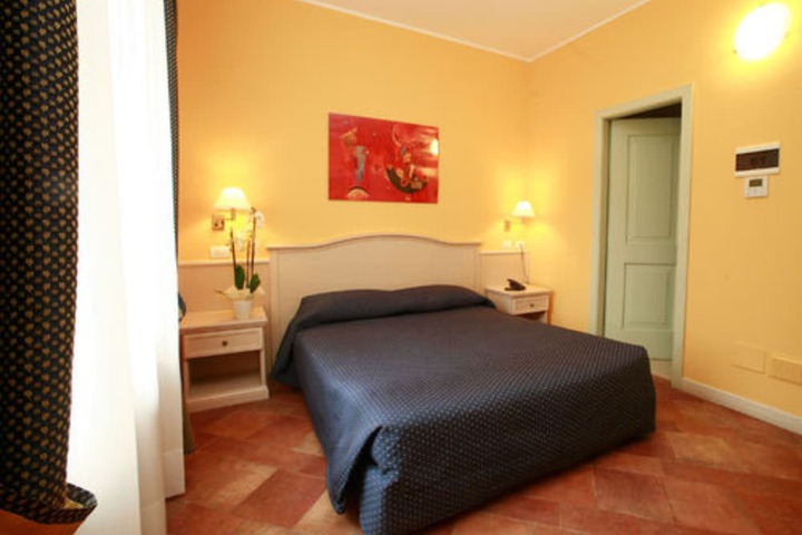 Room 14 of 42