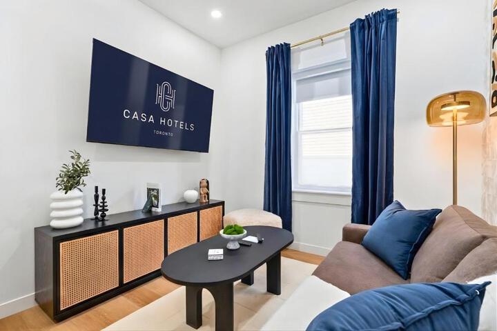 Image of The McCaul by Casa Hotels - Newly Designed Group Suite Near FIFA