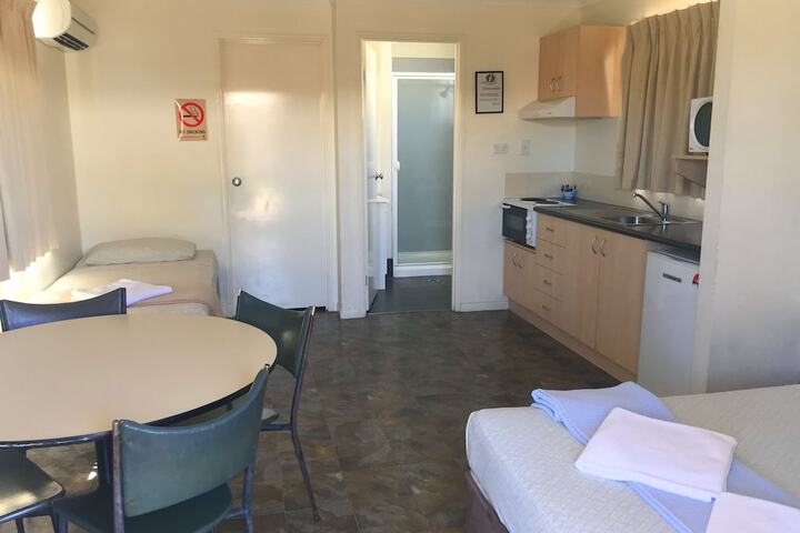 Room 3 of 80