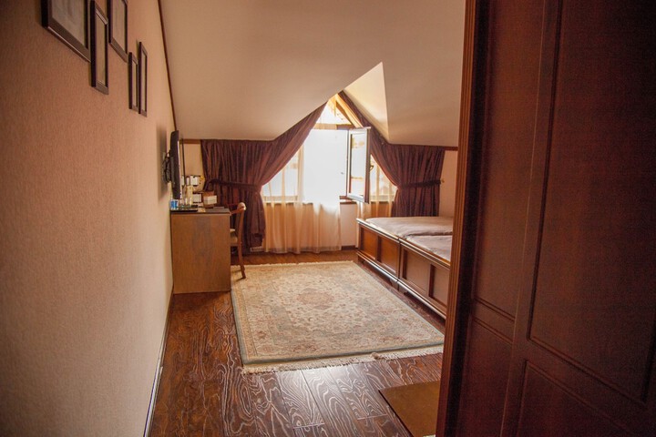 Room 12 of 56