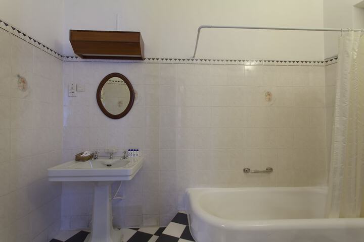 Room 42 of 65