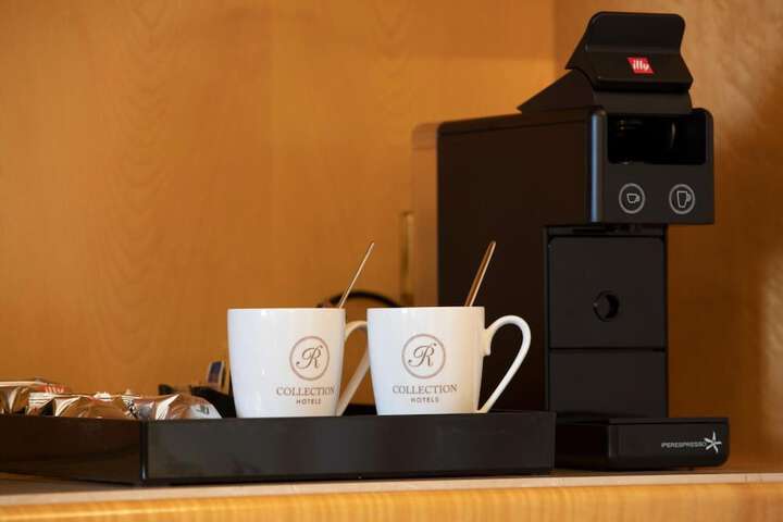 Breakfast/Coffee Service 37 of 62