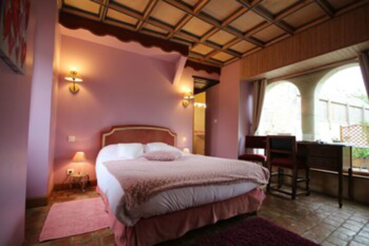 Room 17 of 27