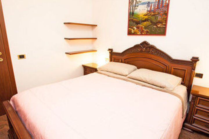 Room 142 of 320