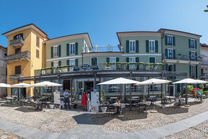 Exterior of Pesce dOro